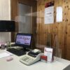 .barriera-parafiato-plexiglass-policarbonato-per-esercizi-uffici-scrivanie